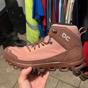 On Running hiking boots sz 10.5
